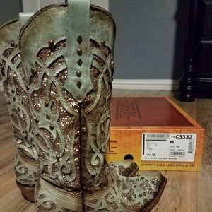Corral Mint color western boots